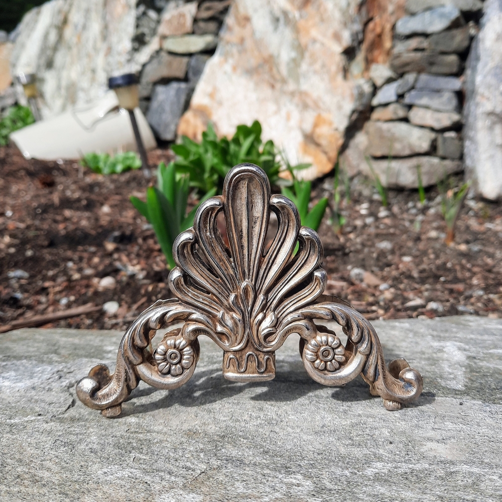 Elegant silver-plated decorative floral napkin holder/cutlery rest by 'Elegance'